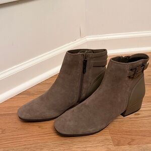 Easy Spirit Ankle Suade boots